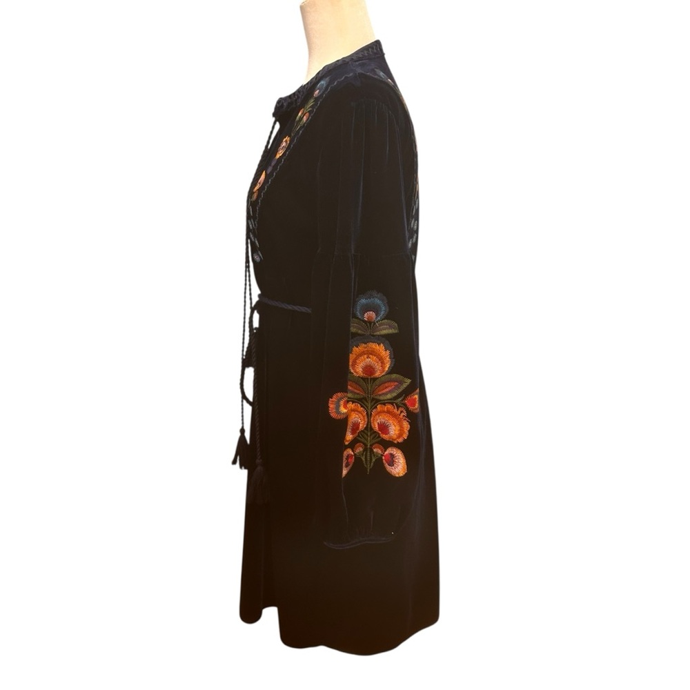 Cactus Women's dress size medium heavy emboidered navy blue velvet - Picture 14 of 16